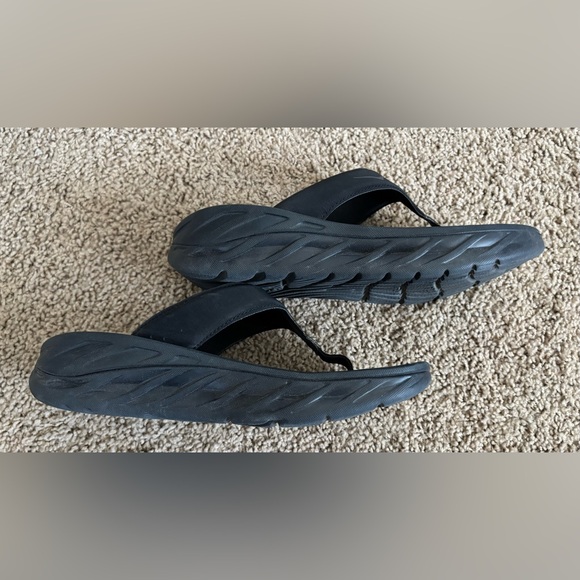 Hoka One One Black Contoured Flip-Flops - Picture 3 of 4